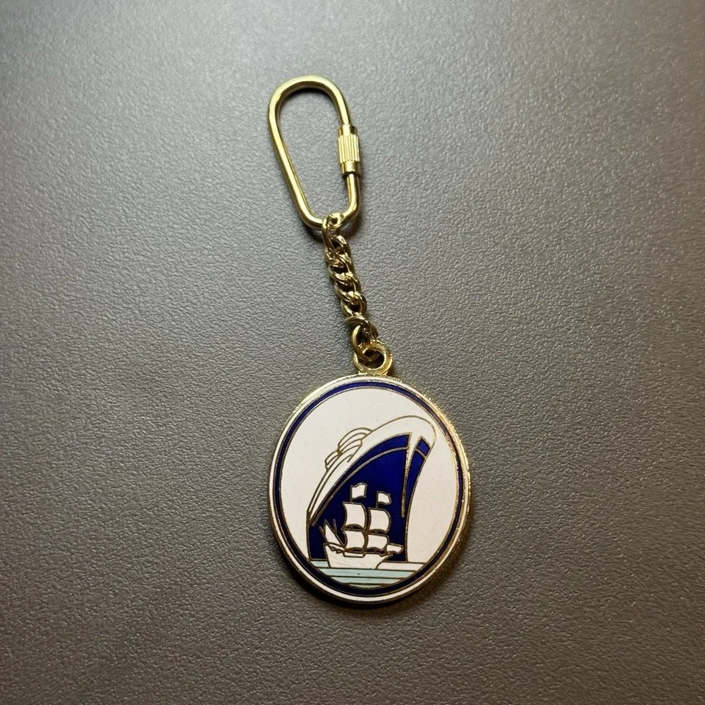 HOLLAND AMERICA LINE CRUISE SHIP METAL KEYCHAIN FOB